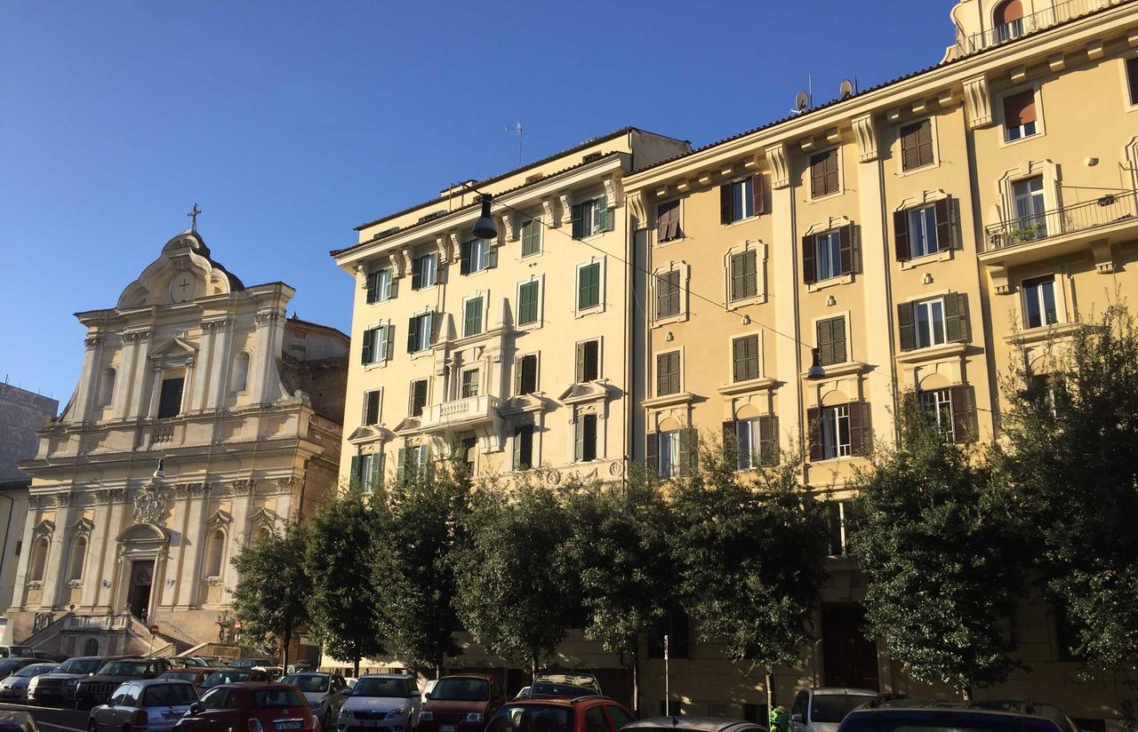 Stazione San Pietro 20 Apartment Рим Екстер'єр фото